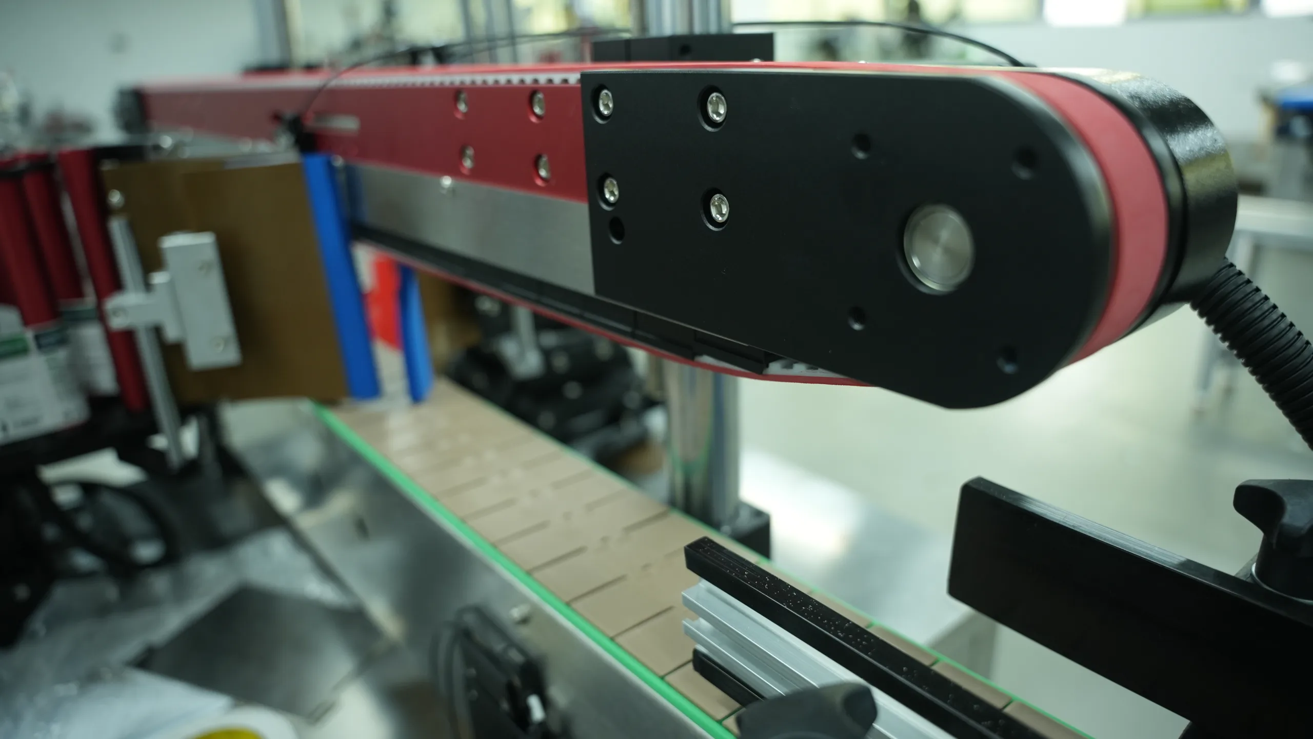 全自动平瓶贴标机输送机