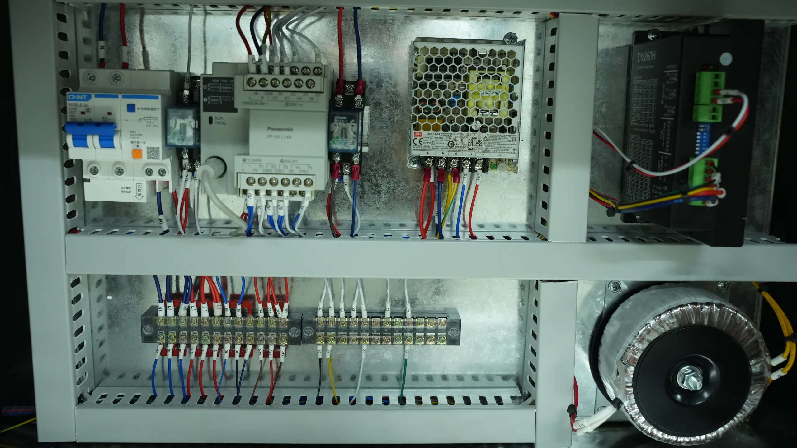 全自动传单卡片贴标机的电动柜