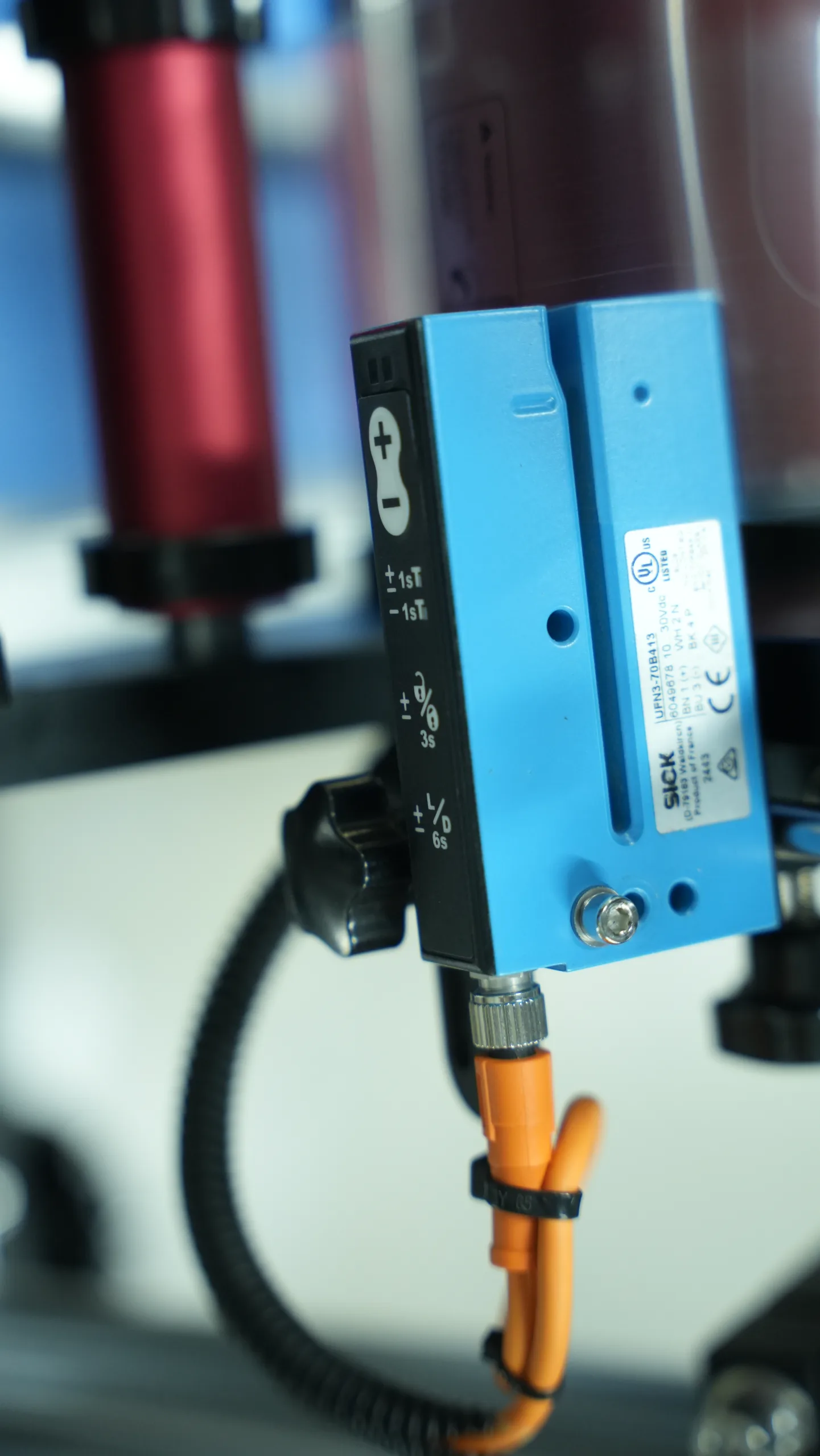 全自动平瓶贴标机的标签传感器