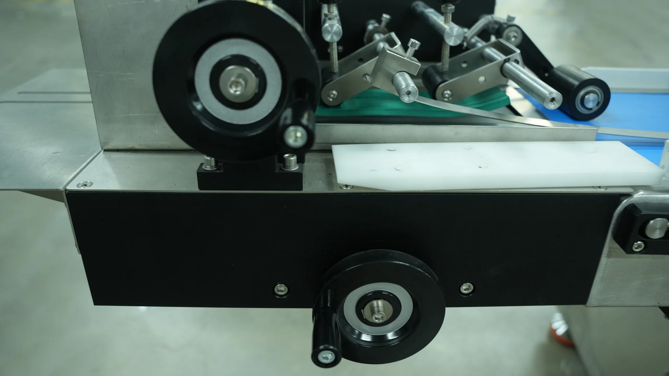 全自动传单打印贴标机-传单调整