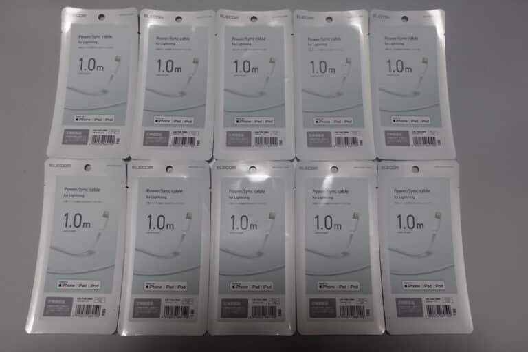 Labeled hang hole pouch with automatic labeling machine for flexible packaging and retail display packaging