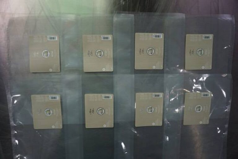 Labeled PE pouch with automatic labeling machine for flexible packaging production line