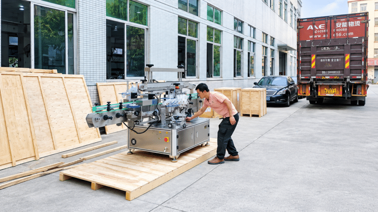 Packing automatic labeling machine for shipment