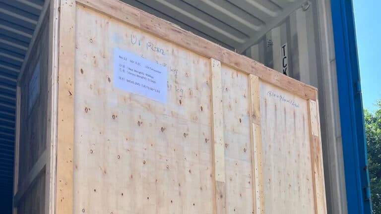 Automatic weighing sorting and labeling system ready for shipping